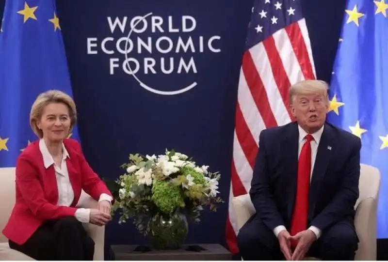 ursula von der leyen e donald trump a davos nel 2020

