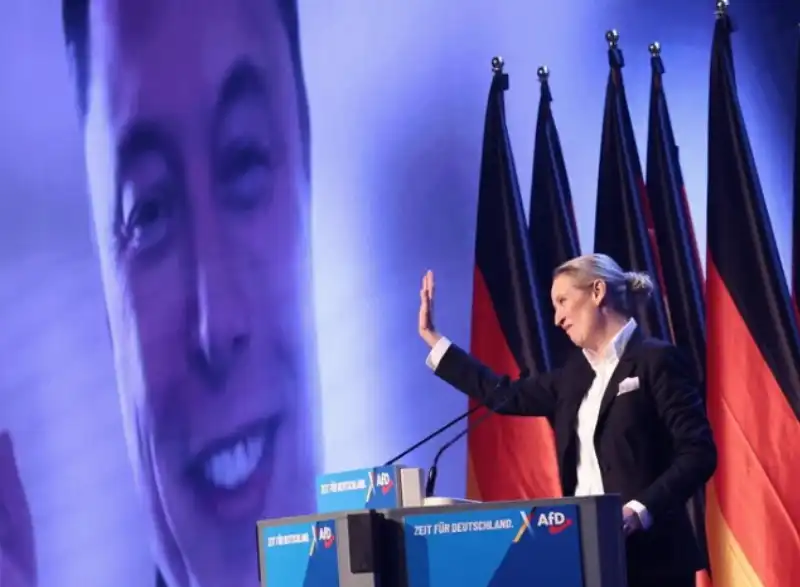 alice weidel saluta elon musk al congresso di afd