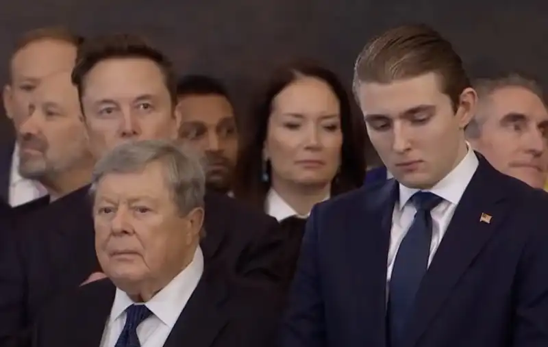 ELON MUSK CON BARRON TRUMP - INAUGURATION DAY 