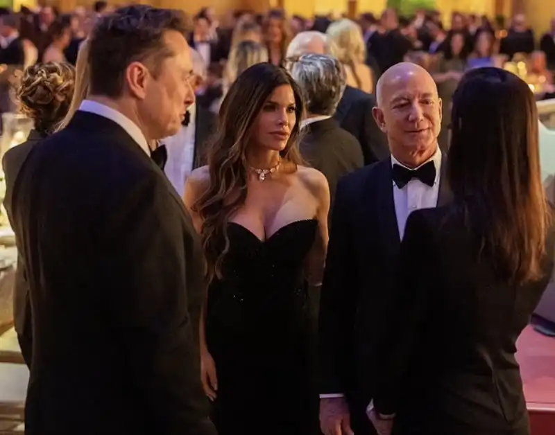 Elon musk e Jeff Bezos E Lauren Sanchez