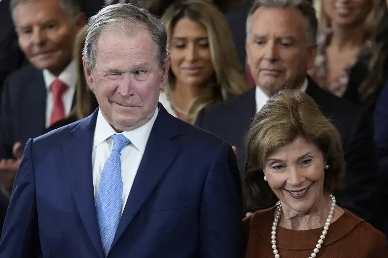 GEORGE E Laura Bush