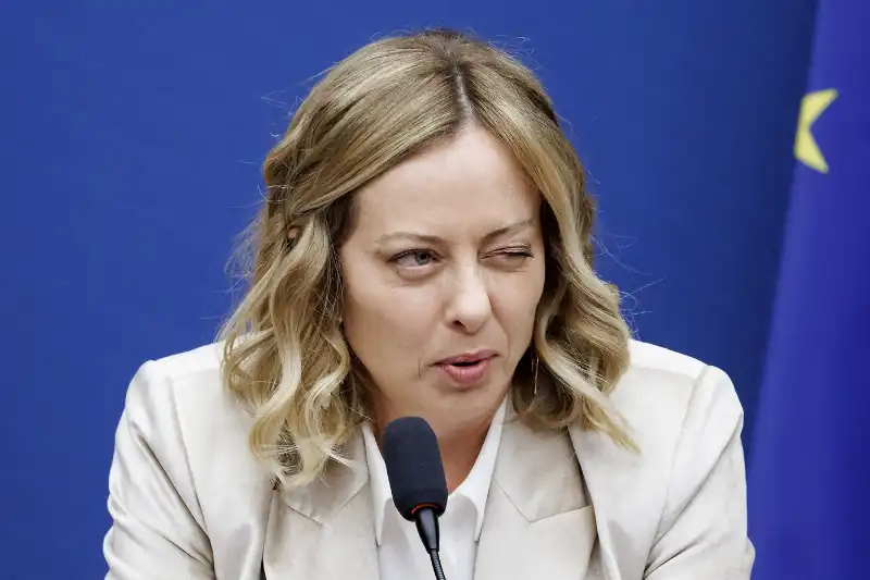 GIORGIA MELONI ALLA CONFERENZA STAMPA DI FINE ANNO (INIZIO 2025)

