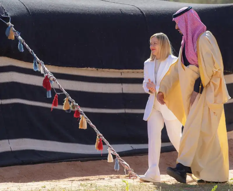 giorgia meloni con mohammed bin salman   al ula   arabia saudita   4