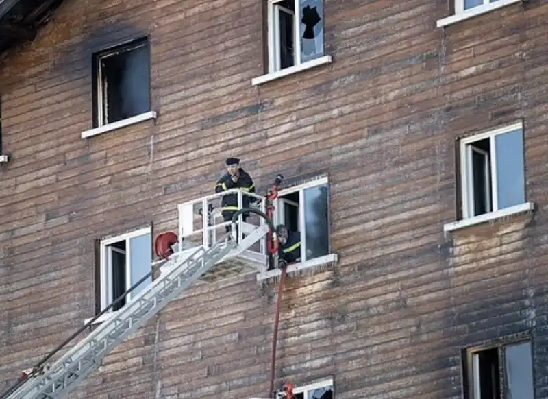 incendio grand kartal hotel   11