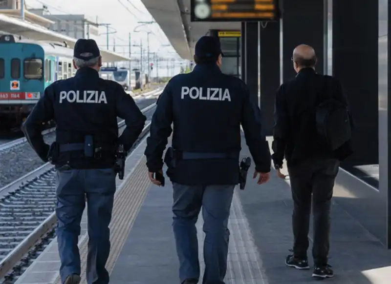 POLIZIA FERROVIARIA