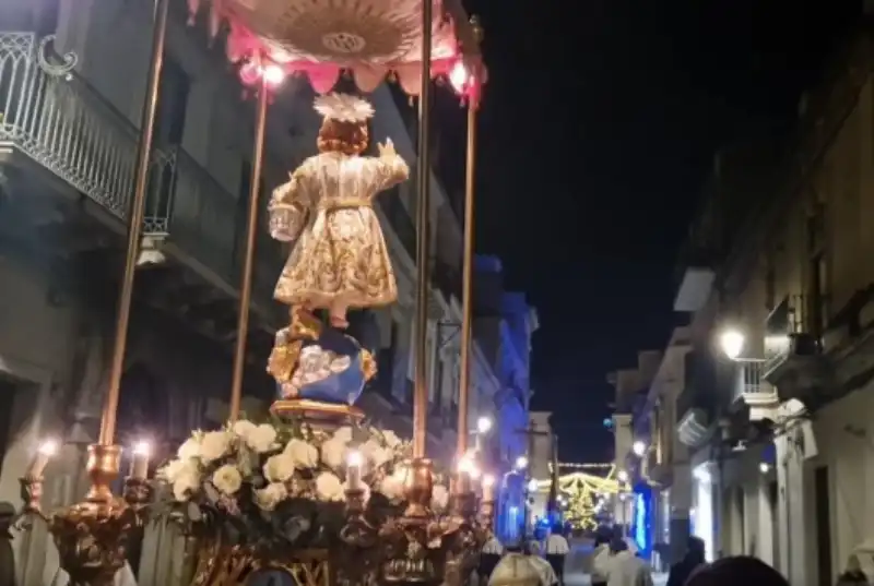 processione di gesu bambino a  paterno 8