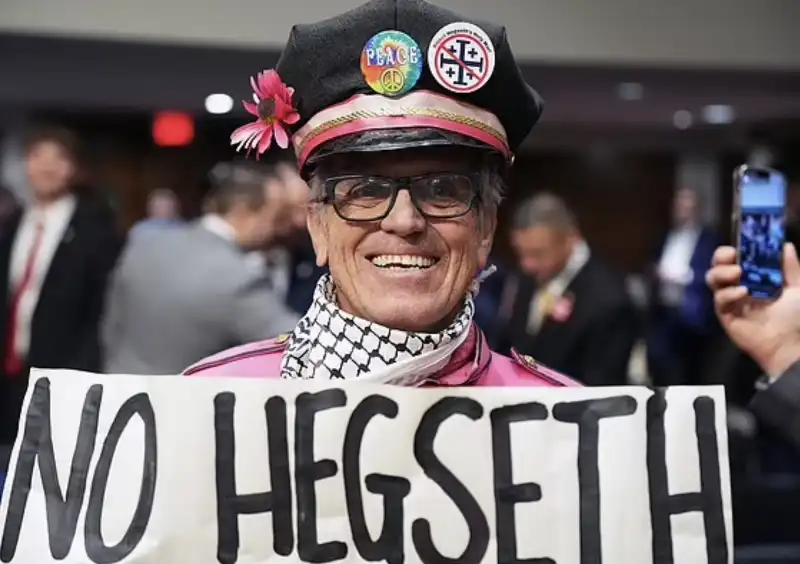 proteste contro pete hegseth al senato usa 