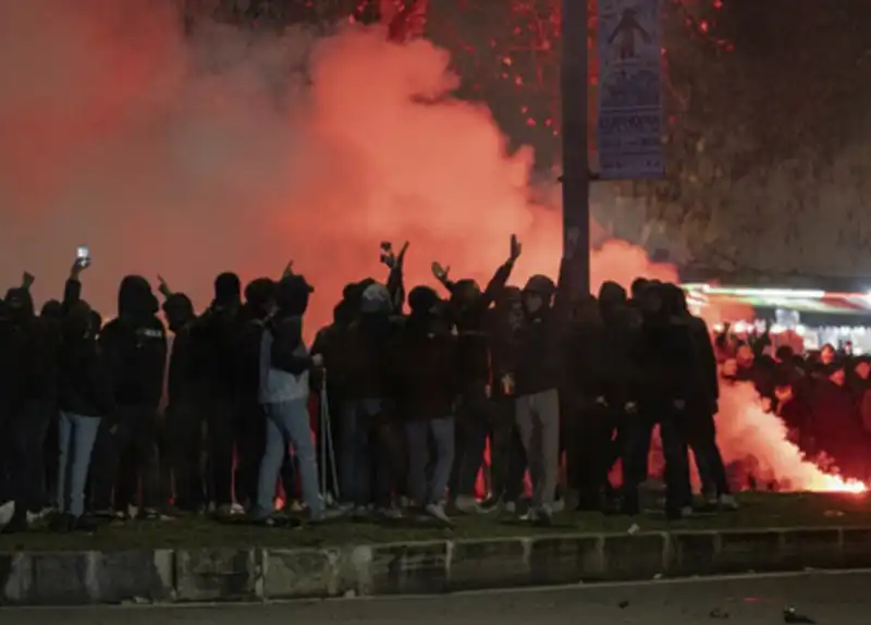 SCONTRI CON LA POLIZIA DOPO IL DERBY ROMA LAZIO