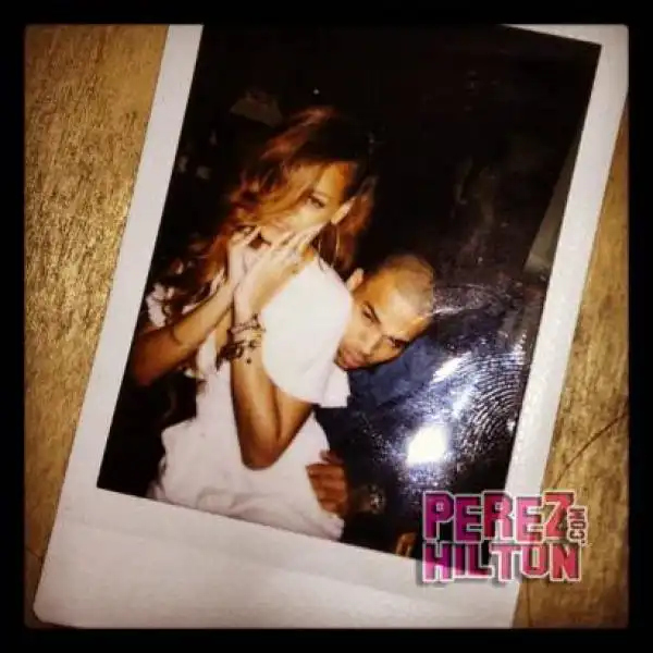 BARBADOS: RIHANNA FESTEGGIA CON CHRIS BROWN 