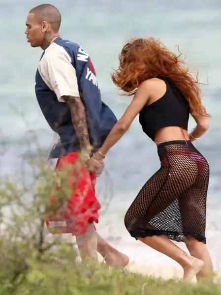 barbados: rihanna festeggia con chris brown 