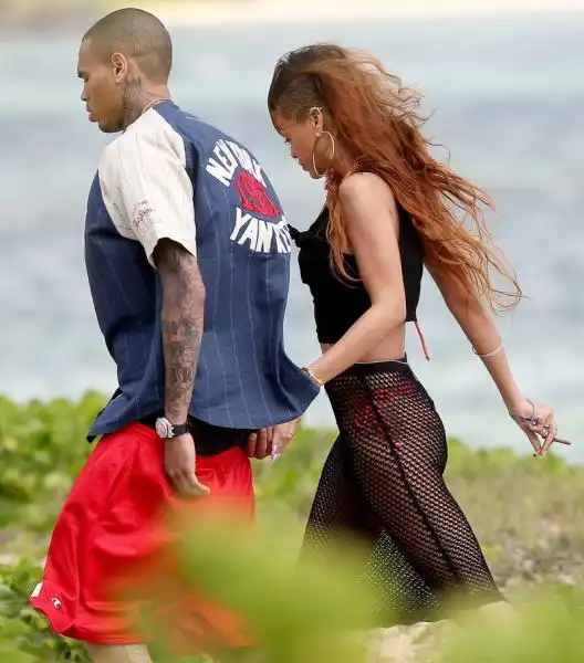 BARBADOS: RIHANNA FESTEGGIA CON CHRIS BROWN 