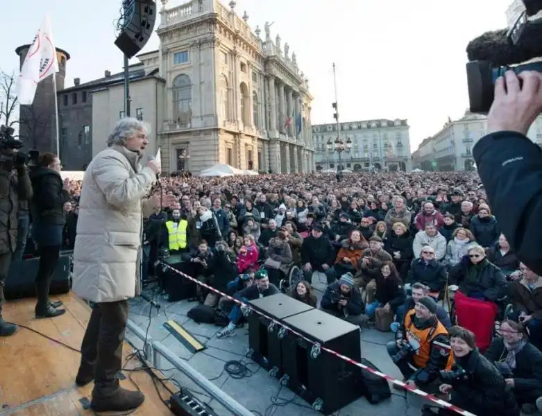 BEPPE GRILLO IN PIAZZA CASTELLO A TORINO