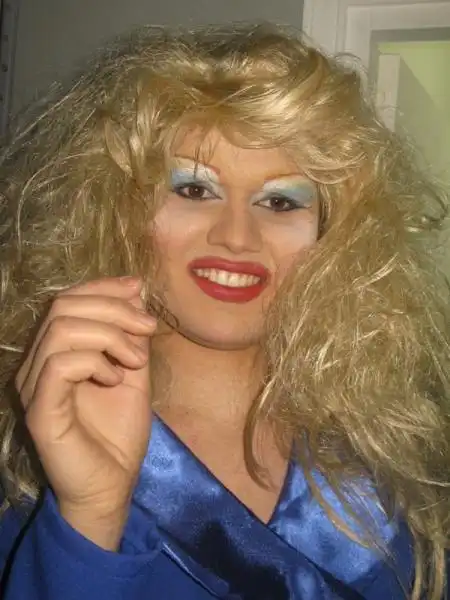 DRAG QUEEN NEL CAMERINO FOTO ANDREA ARRIGA 