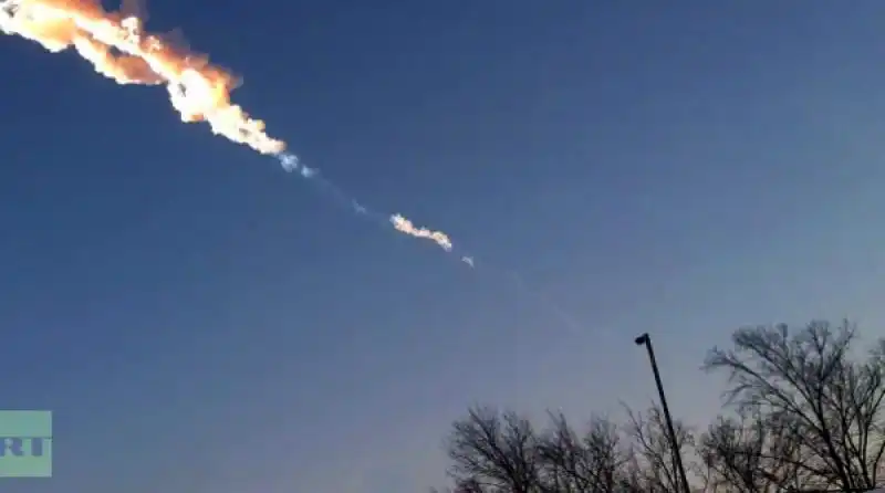 PIOGGIA DI METEORITI IN RUSSIA jpeg