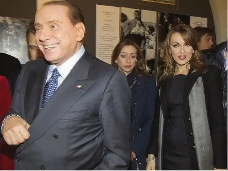 SILVIO BERLUSCONI E FRANCESCA PASCALE 