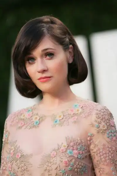 ZOOEY DESCHANEL 