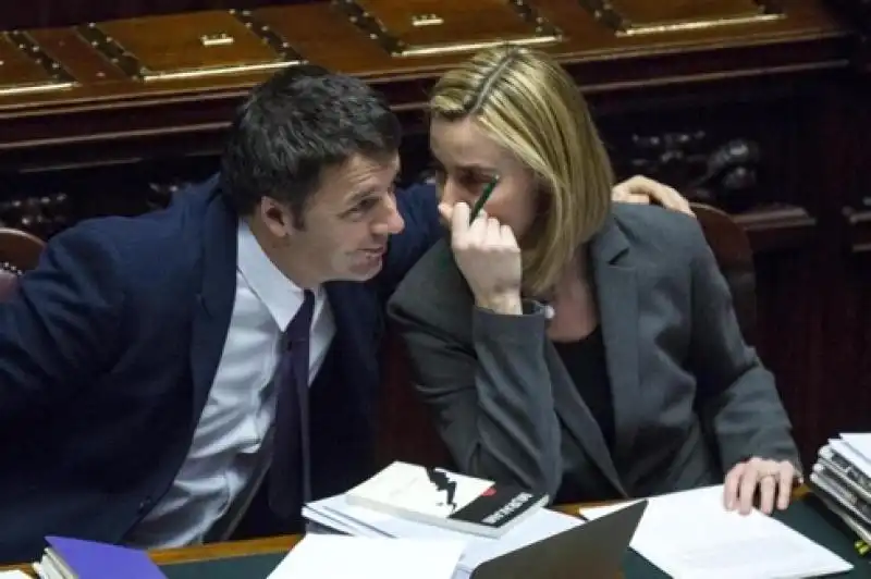 RENZI MOGHERINI FOTO LAPRESSE 