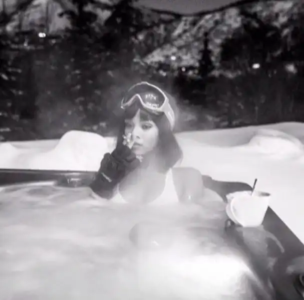 RIHANNA AD ASPEN IN COLORADO 