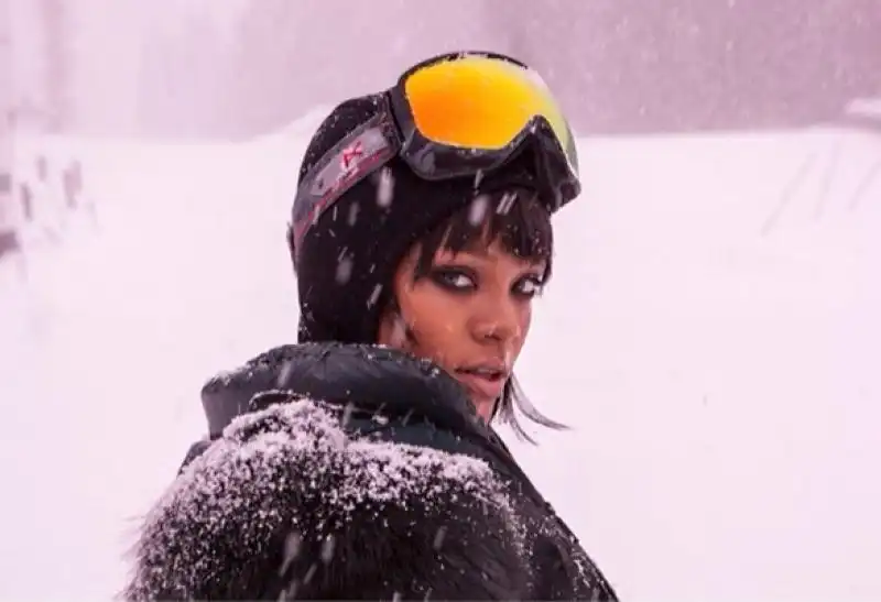 RIHANNA AD ASPEN IN COLORADO 