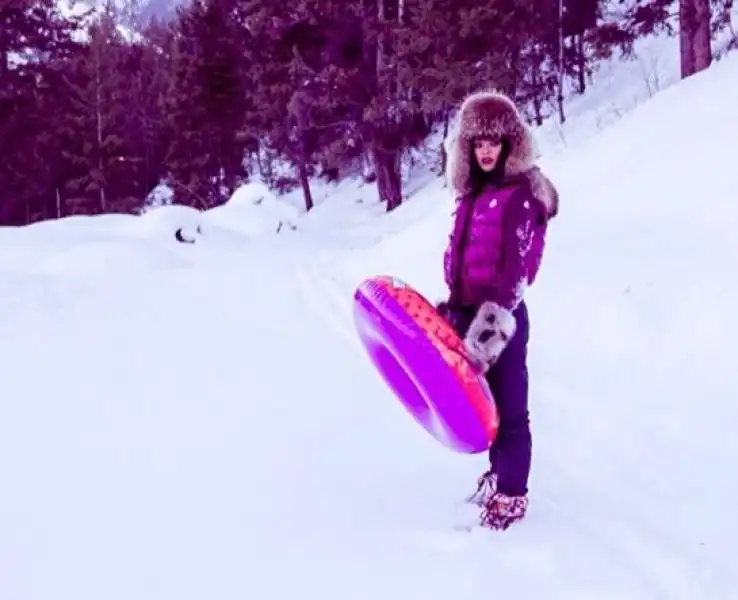 RIHANNA AD ASPEN IN COLORADO 