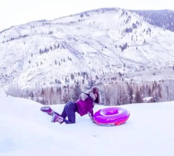 RIHANNA AD ASPEN IN COLORADO 