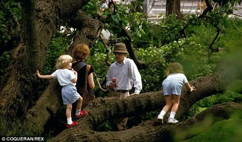 ALLEN E MIA CON I FIGLI