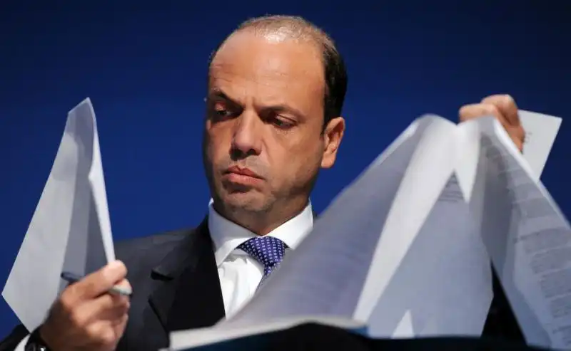 angelino alfano pennarello argento 