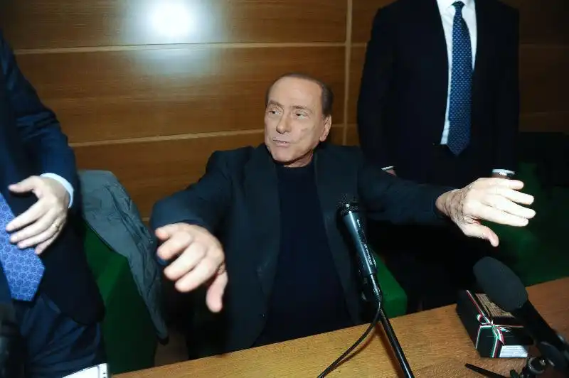 BERLUSCONI NEL CLUB FORZA SILVIO DI MILANO