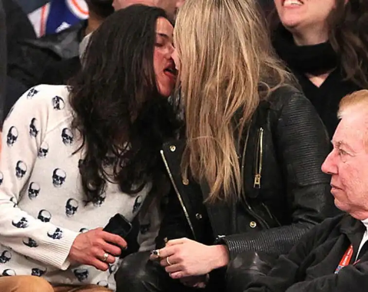 cara delevingne e michelle rodriguez 