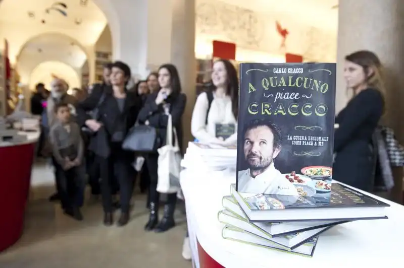 CARLO CRACCO PRESENTA IL SUO LIBRO NELLA LIBRERIA ARION A ROMA 