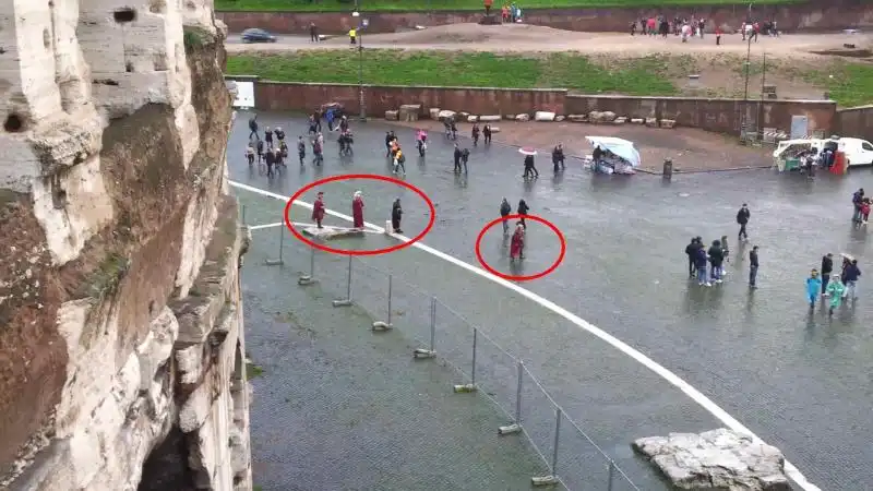 centurioni abusivi al colosseo 