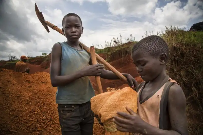 Cercatori d oro in Congo 