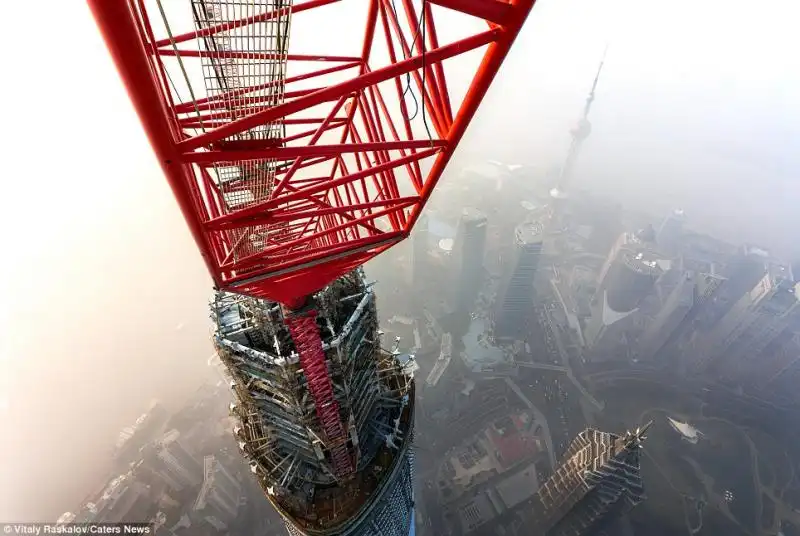 In cima alla Shanghai Tower 