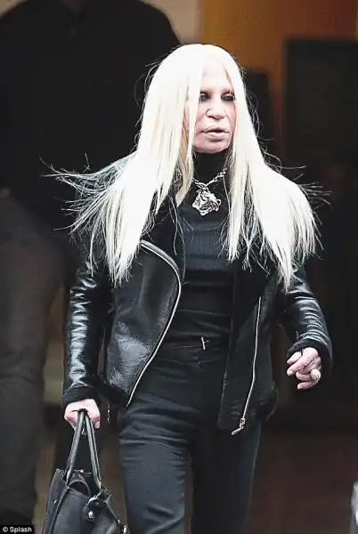 Donatella Versace senza trucco 