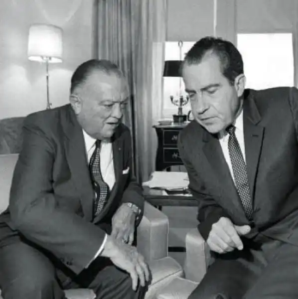 EDGAR HOOVER E RICHARD NIXON 