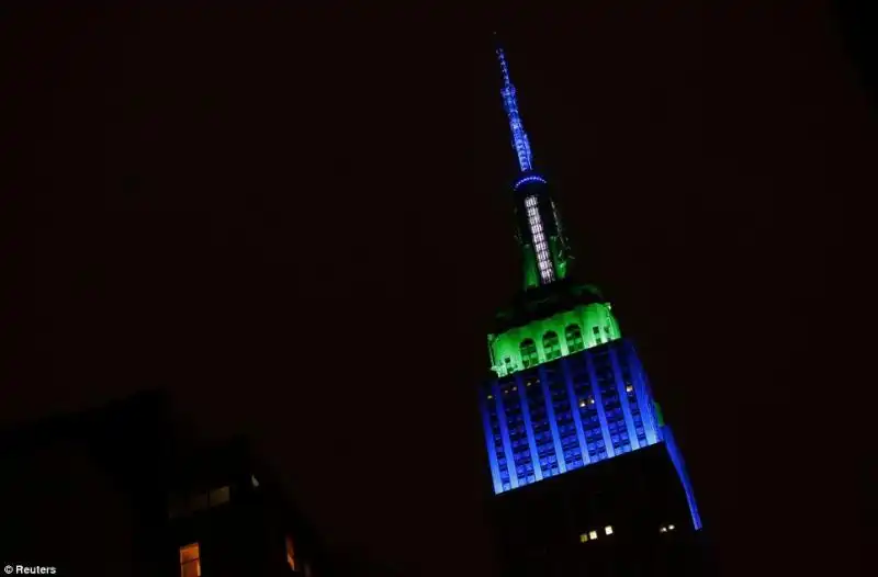 Empire State Building diventa blu e verde 