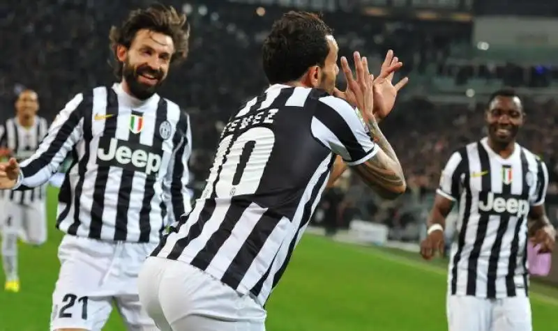 LESULTANZA DI TEVEZ DOPO IL GOL AL TORINO PIRLO ASAMOAH 