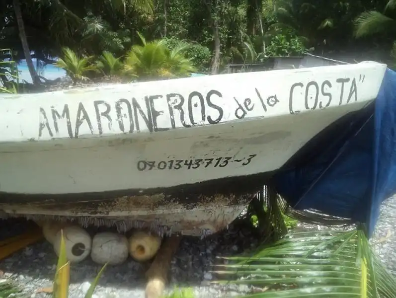 Jose Salvador Alvarenga con la barca da naufrago 