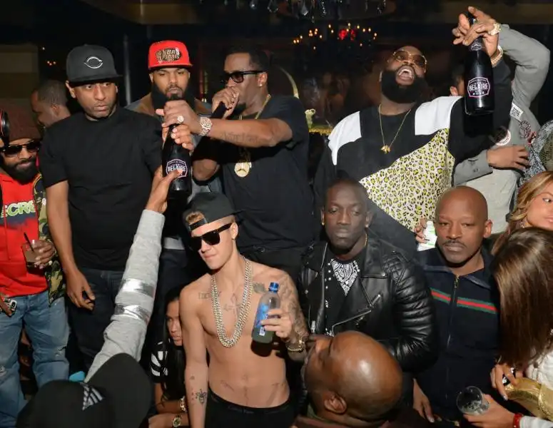 JUSTIN BIEBER AD ATLANTA CON PUFF DADDY 