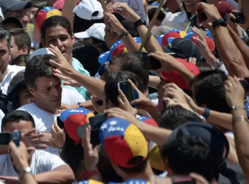 lepoldo lopez leader della protesta in venezuela 