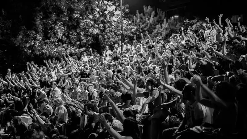 Manifestanti a Istanbul lo scorso giugno 