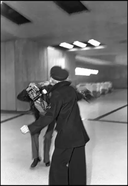 Marlene Dietrich in aeroporto 