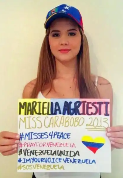 MISSES FOR LA PAZ REGINETTE DI BELLEZZA VENEZUELANE CONTRO IL GOVERNO 