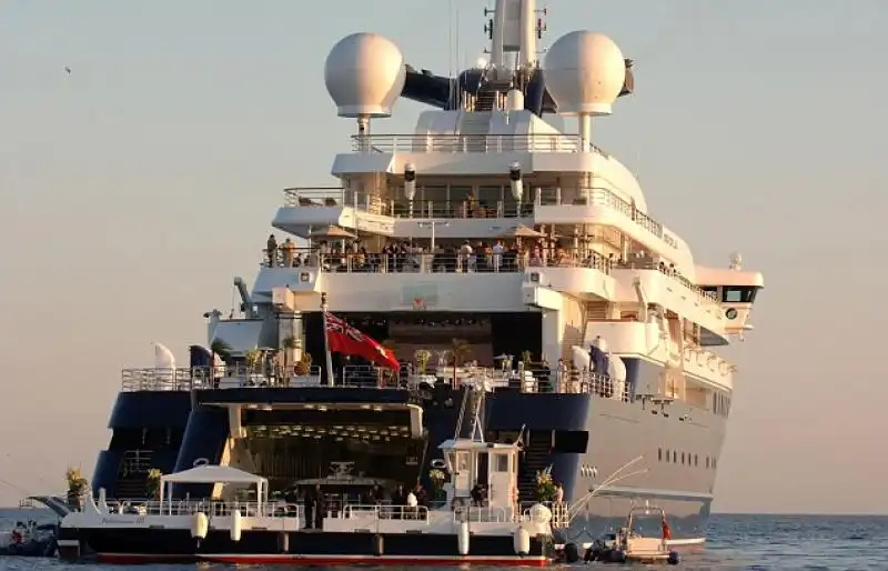 octopus il mega yacht di paul allen 