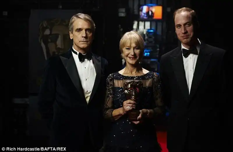 Il principe William con Jeremy Irons e Helen Mirren 