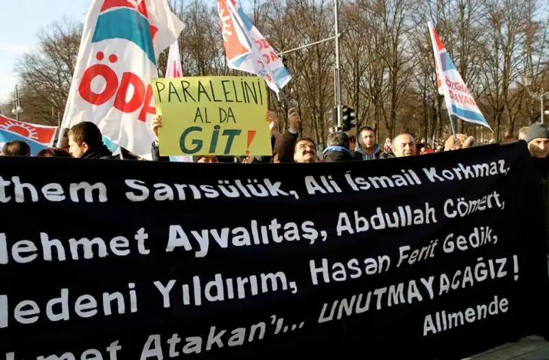 PROTESTE ANTI ERDOGAN A BERLINO 