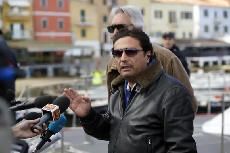 SCHETTINO TORNA SULLA COSTA CONCORDIA FOTO LAPRESSE 