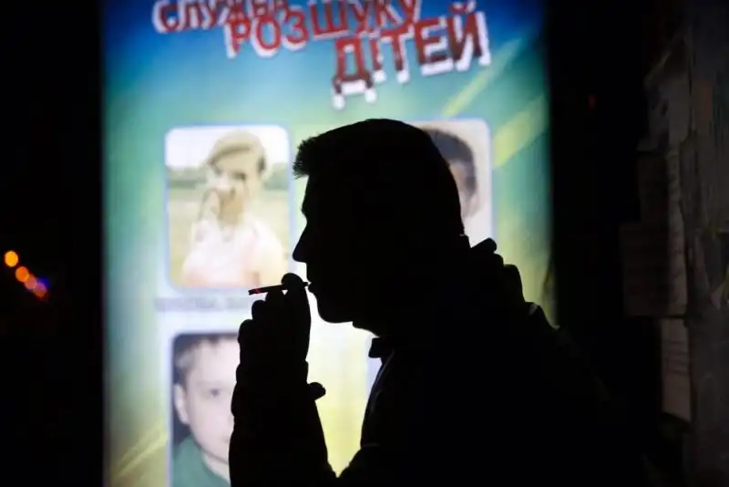 UCRAINA LA GENTE IN PIAZZA DOPO GLI SCONTRI 