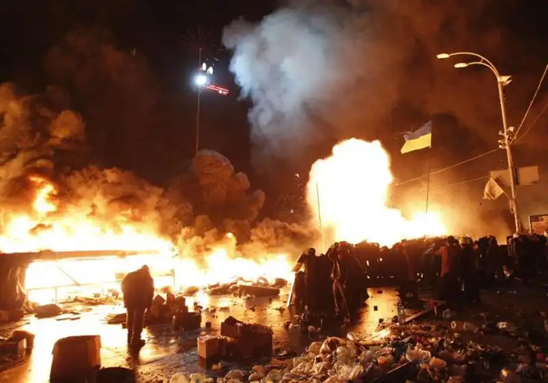 UCRAINA NEL SANGUE SCONTRI E MORTI A KIEV 