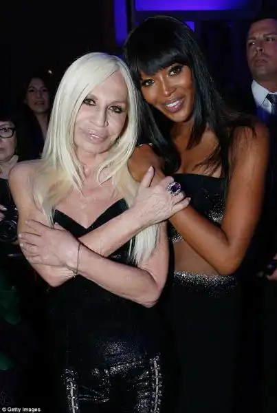 La Versace con Naomi Campbell 